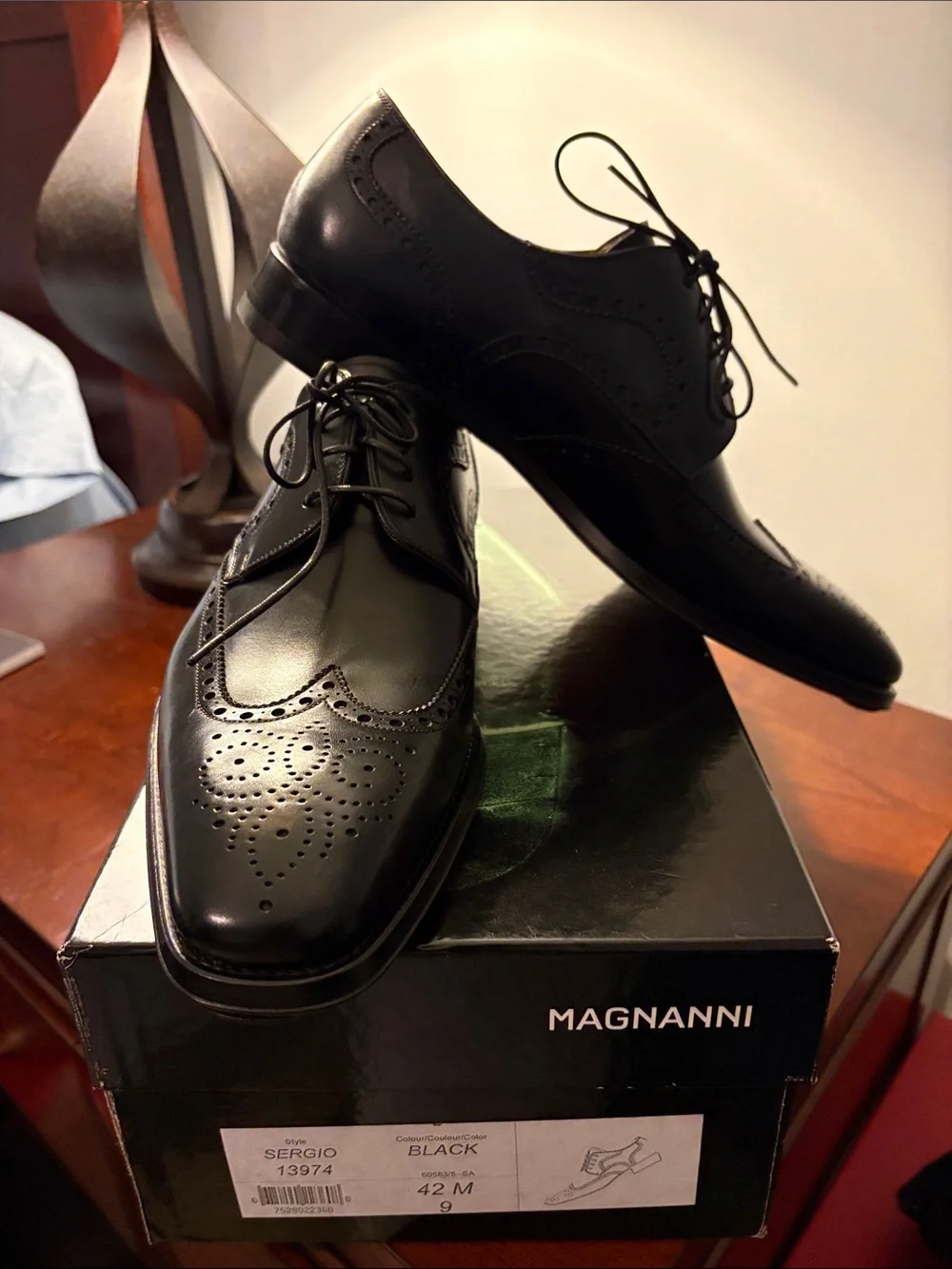 Magnanni Black Leather Brogue Wingtip Oxfords